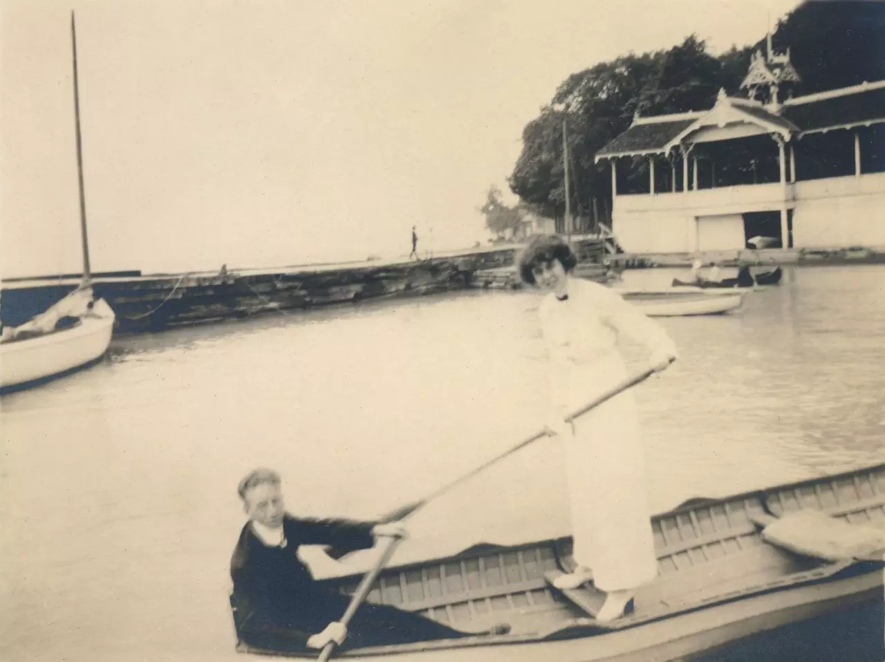 Middle Bass Club: Members at the Middle Bass Club dock, circa 1912.