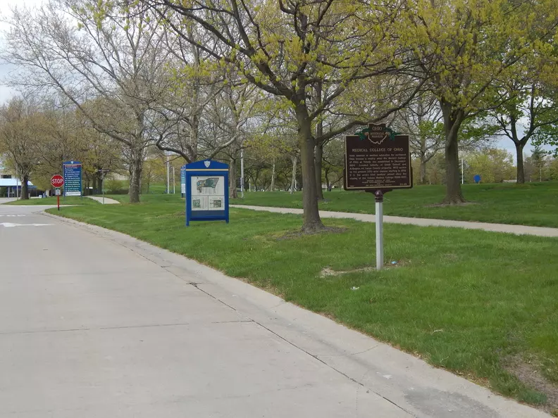 Medical College of Ohio (24-48, View from MUOT Blvd.)