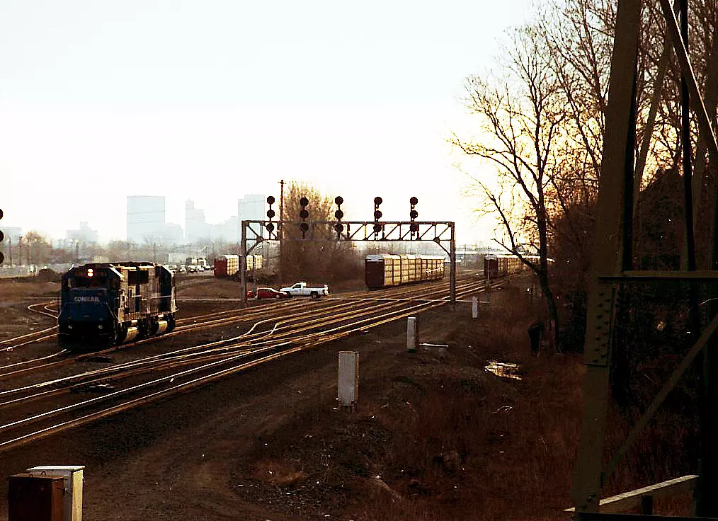 Westbound multi-level train dropping off cars at the Mega-Terminal, Photo 12