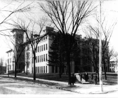 Toledo Manual Training School, operating inan annex of Central High School