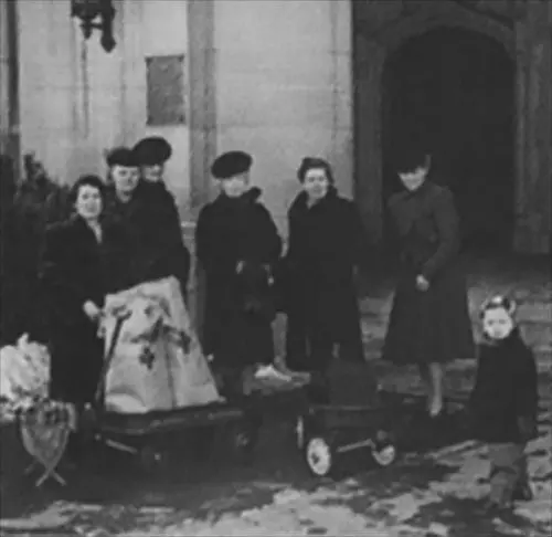 Donations to the Red Cross, 1942