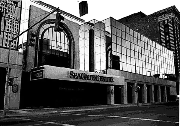 Third UT campus located downtown at SeaGate Centre, 1987